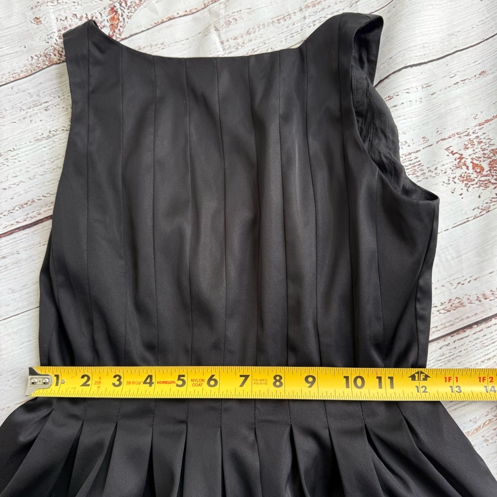 Maggy London Black Pleated Bubble‎ Hem Dress – Size 6 - Picture 4 of 9